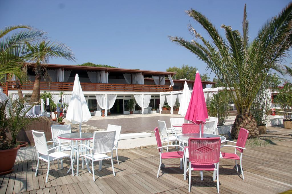 Beach Club Ippocampo ภายนอก รูปภาพ