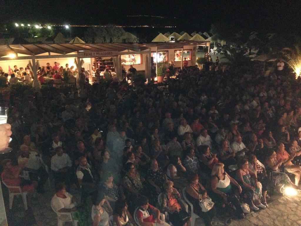 Beach Club Ippocampo ภายนอก รูปภาพ