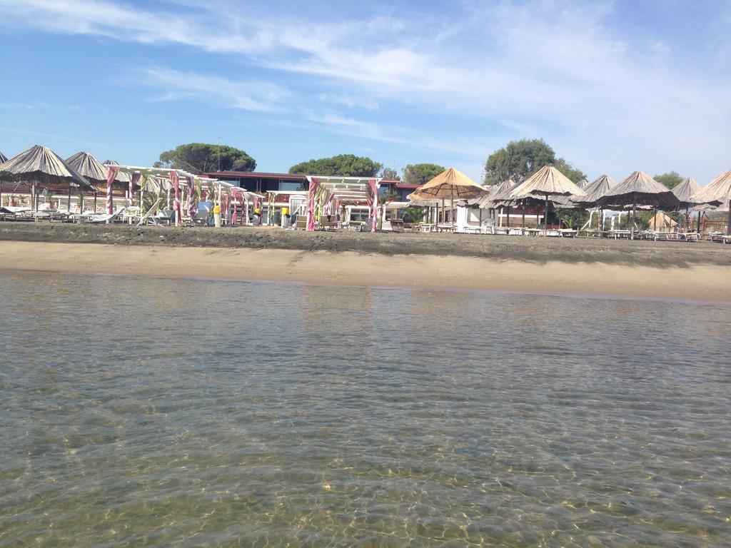Beach Club Ippocampo ภายนอก รูปภาพ