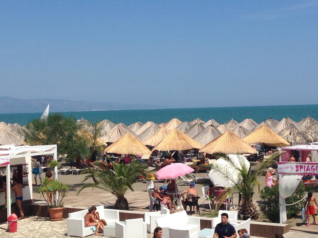 Beach Club Ippocampo ภายนอก รูปภาพ