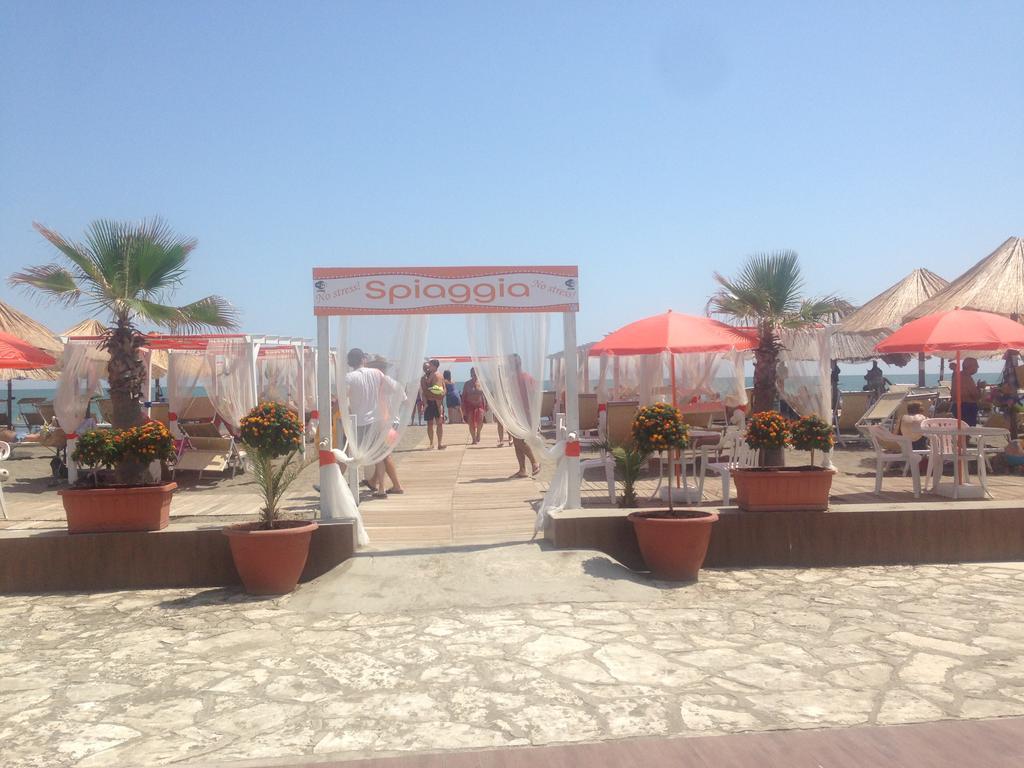 Beach Club Ippocampo ภายนอก รูปภาพ